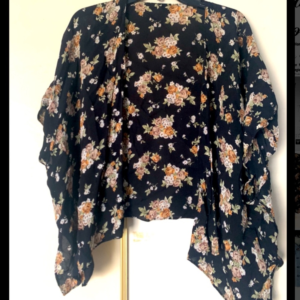 Brandy Melville One Size Floral Cardigan